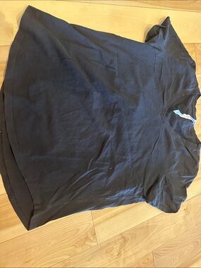 lululemon athletica love Black V-Neck Tee
